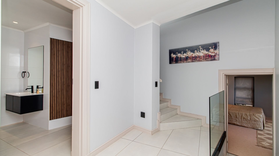 5 Bedroom Property for Sale in Pezula Private Estate Western Cape